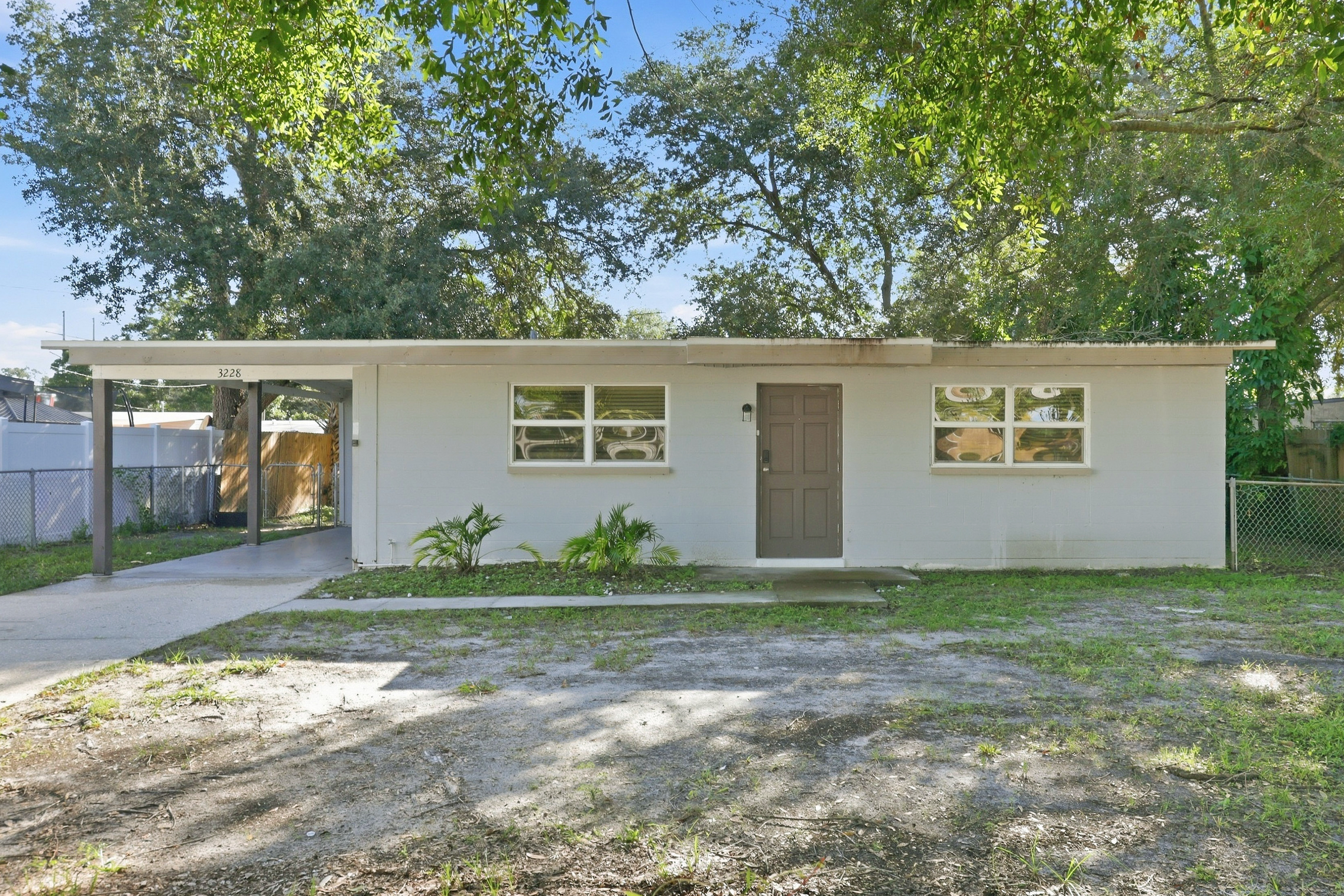 3228 CLIFFORD SAMPLE DR TAMPA, FL 33619